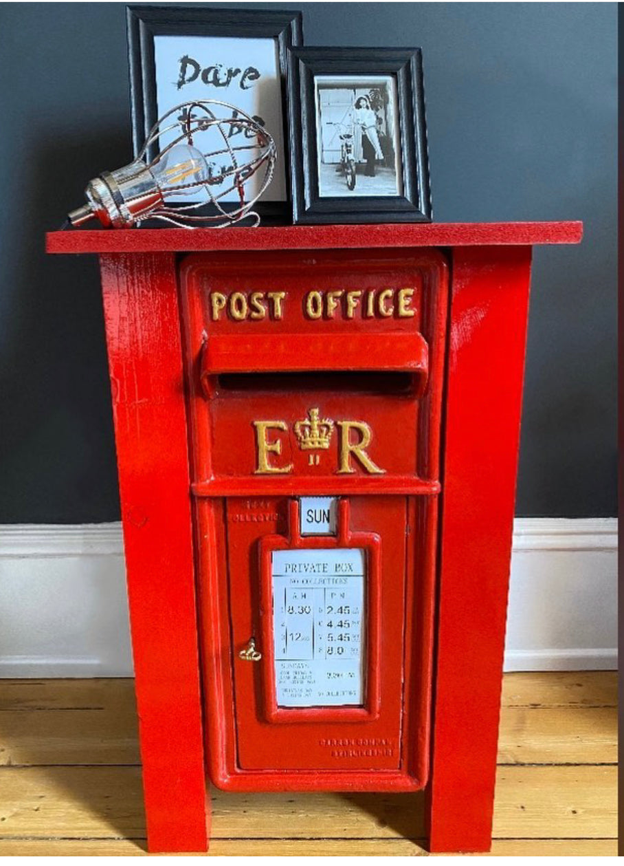 ER Vintage Post Box-1970s Reproduction Cast iron wall mounted Red