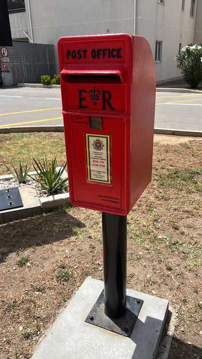 ER Vintage Post Box-1970s Reproduction Cast iron wall mounted Red