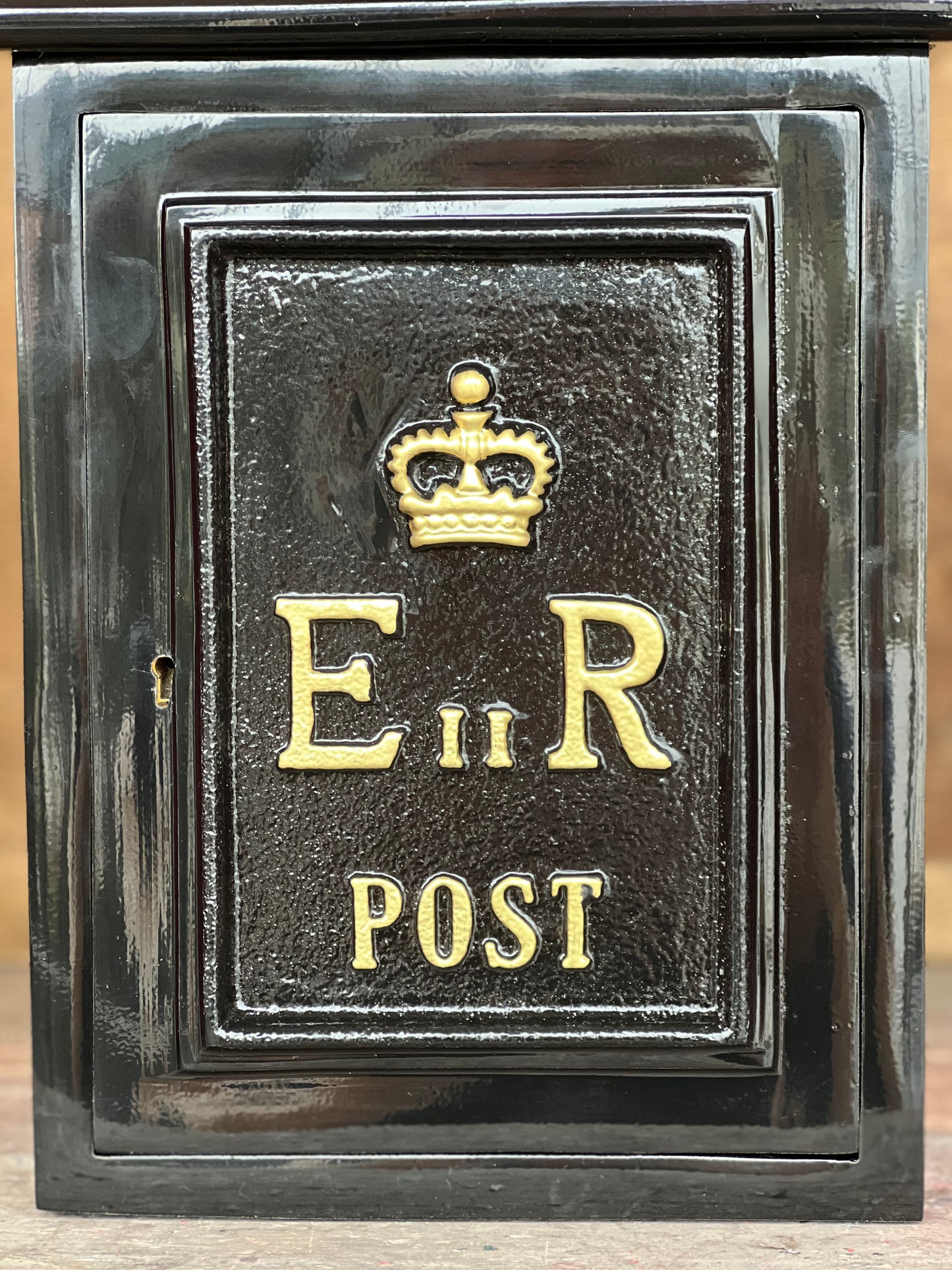 ER Wall Post Box - Queen Elizabeth II Tribute in Cast Aluminium Black