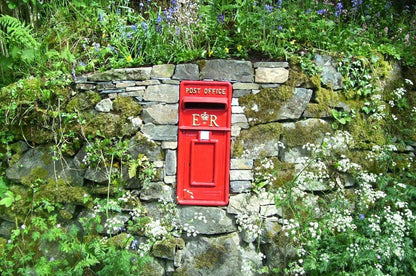 ER Vintage Post Box-1970s Reproduction Cast iron wall mounted Red