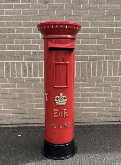 Full-Size Red Pillar Box | ER II Cast Aluminium | Post Office