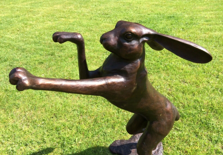Bronze Boxing Hares | Smooth Finish | Pair