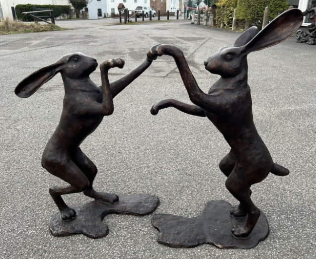Bronze Boxing Hares | Smooth Finish | Pair