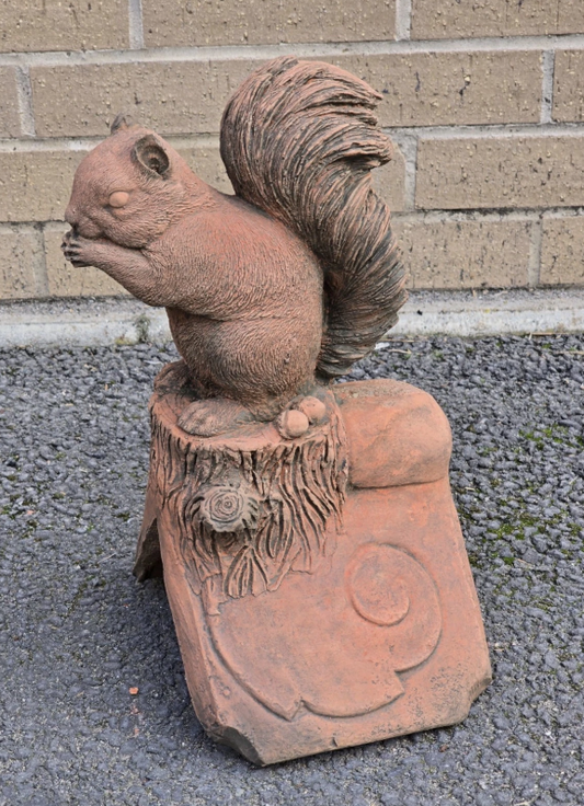 Squirrel Roof Tile | 90-Degree Angled Ridge Tile