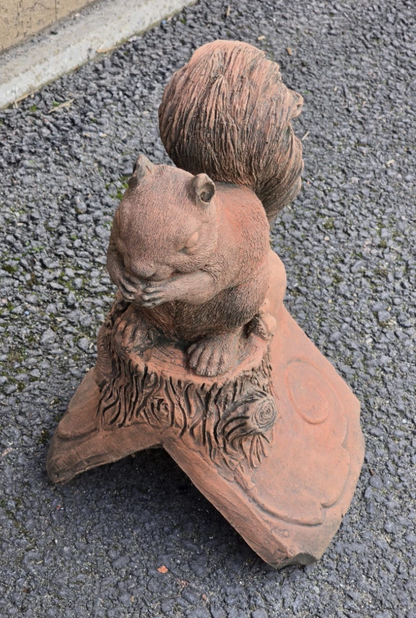 Squirrel Roof Tile | 90-Degree Angled Ridge Tile